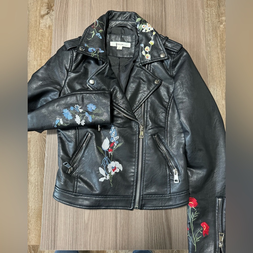 Nylon jacket for women